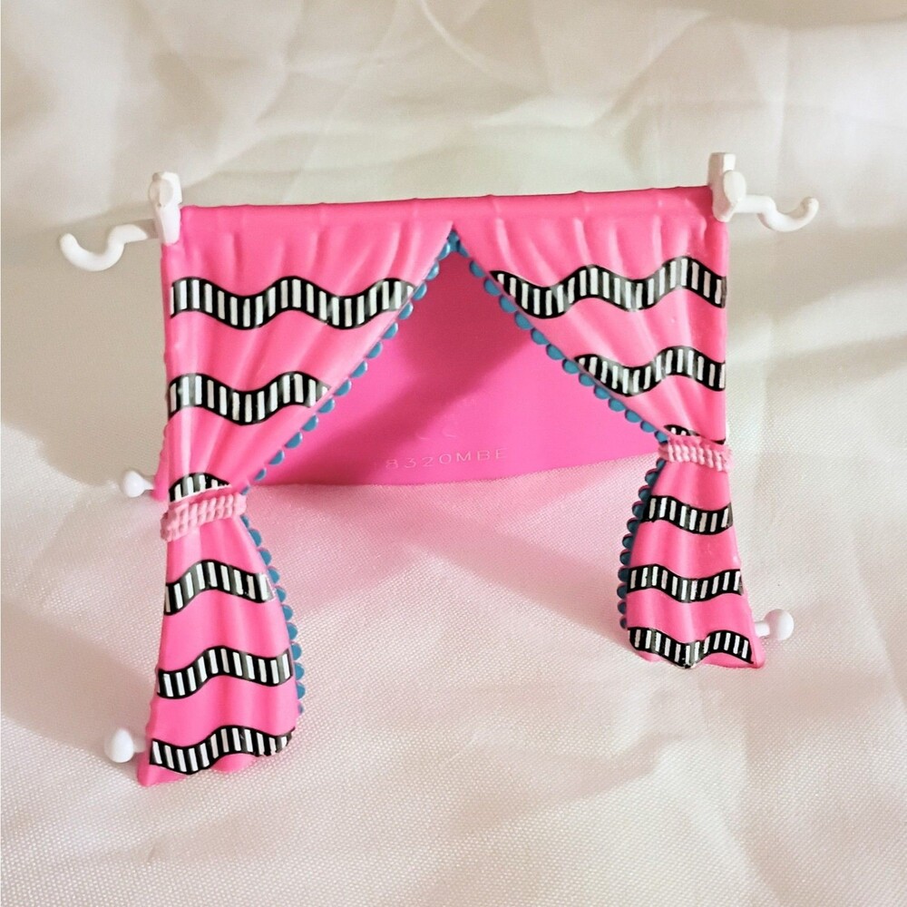 LOL Surprise Sleepy Bones Tent Furniture Camping Pink LeanTo Teepee